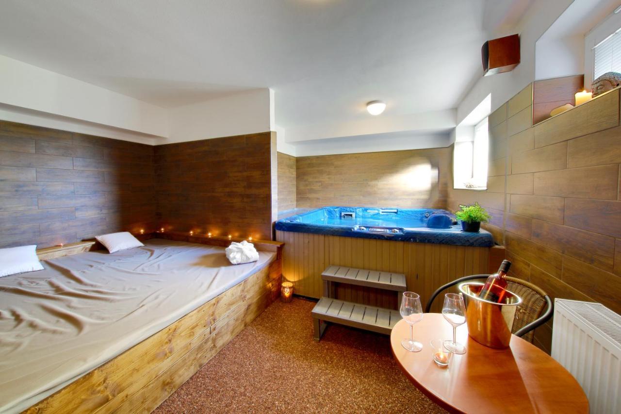 Hotel Brada Jicin Exterior photo