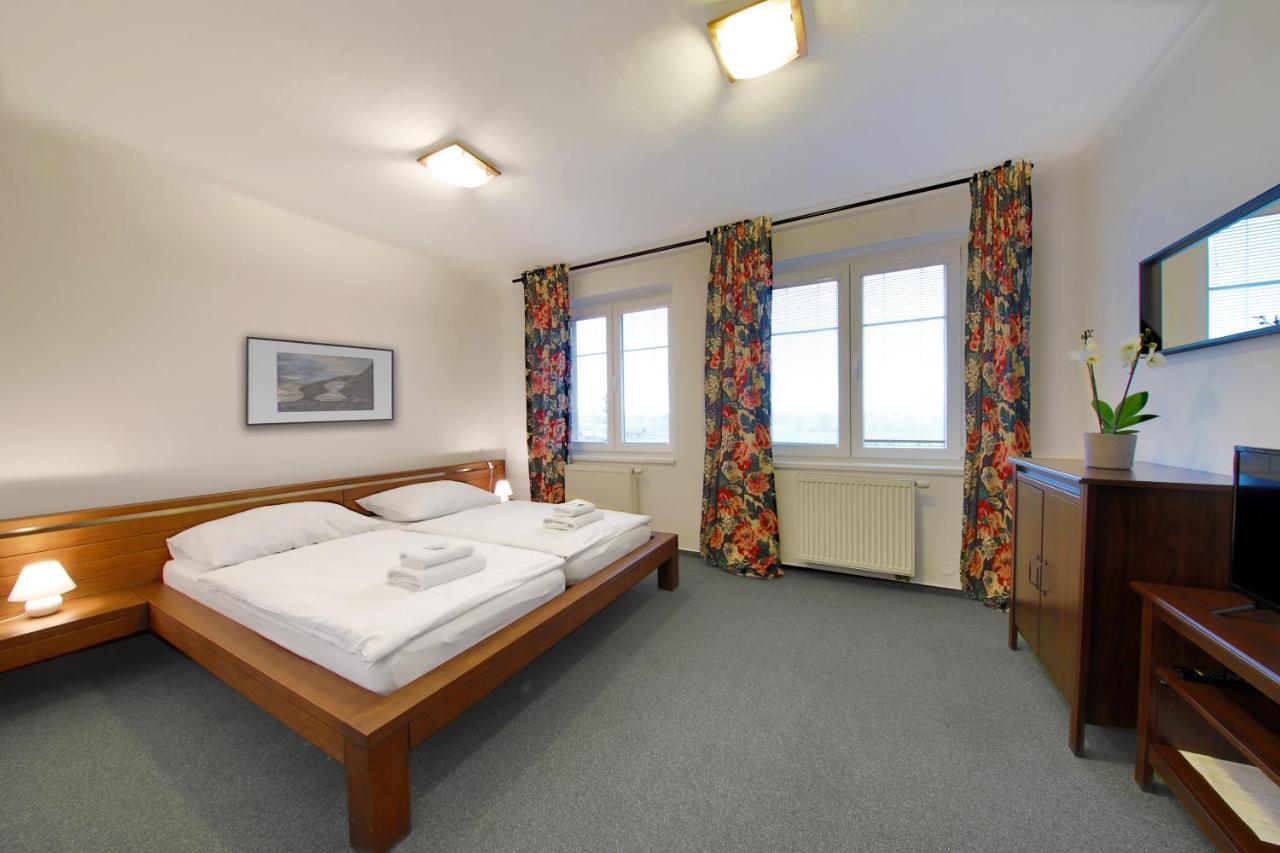 Hotel Brada Jicin Exterior photo