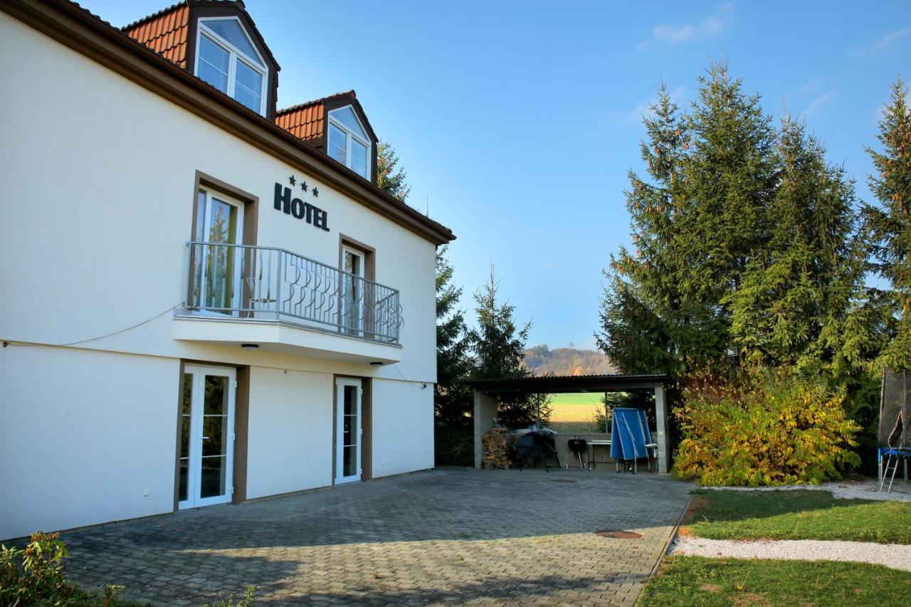 Hotel Brada Jicin Exterior photo